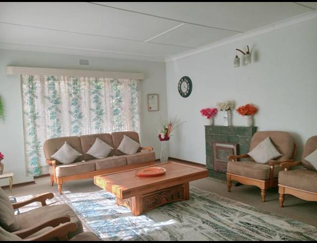 4 BEDROOM HOUSE FOR SALE IN GREEN HILLS